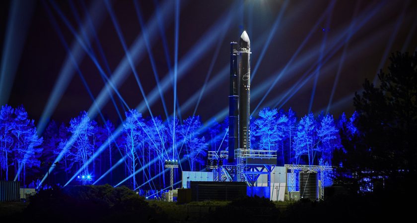 Retaining walls strong enough to withstand space rocket engine testing